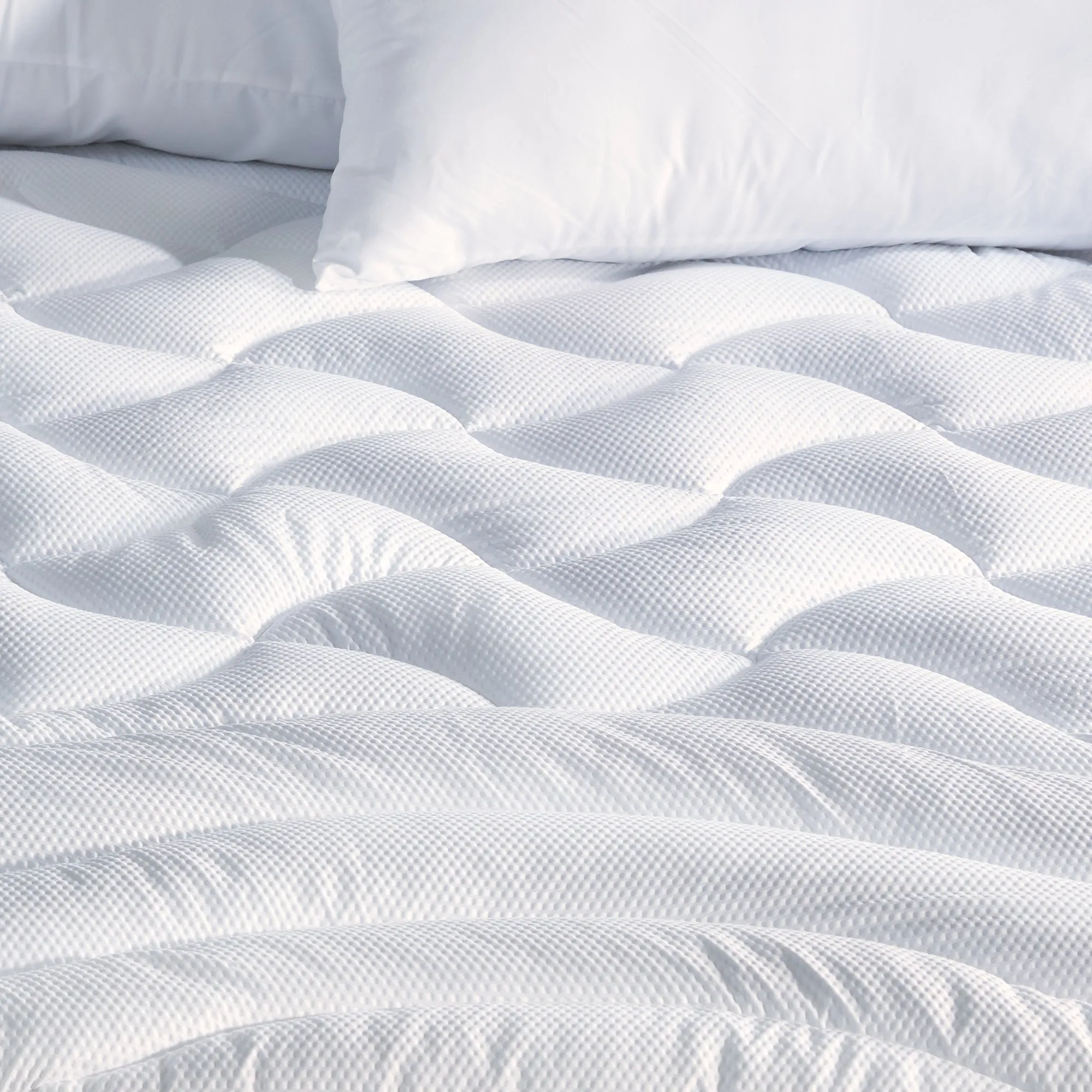 Premium Zoned Cooling Mattress Pad White for Hot Sleepers